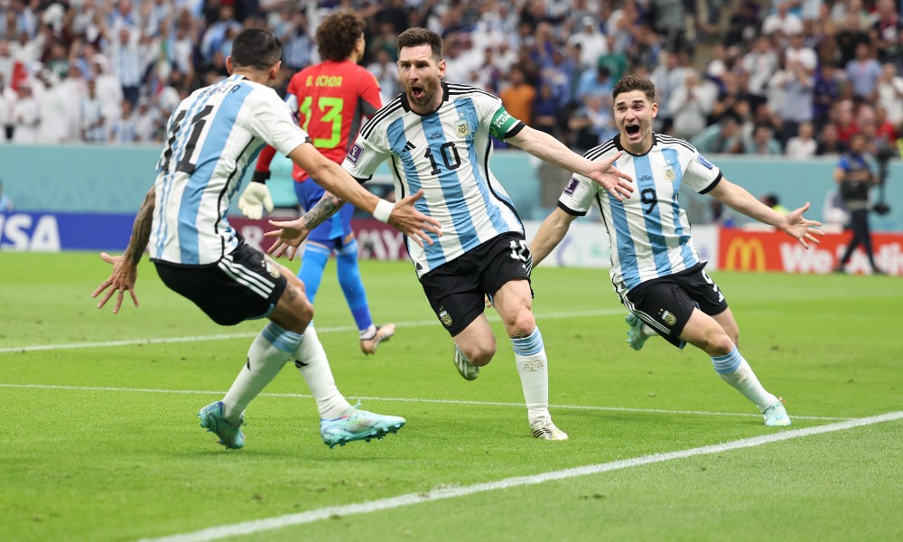 Месси открывает счет