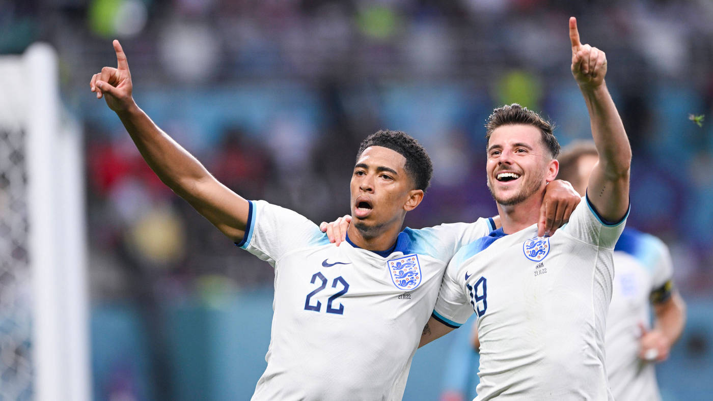 С Мэйсоном Маунтом после гола в ворота Ирана на ЧМ-2022