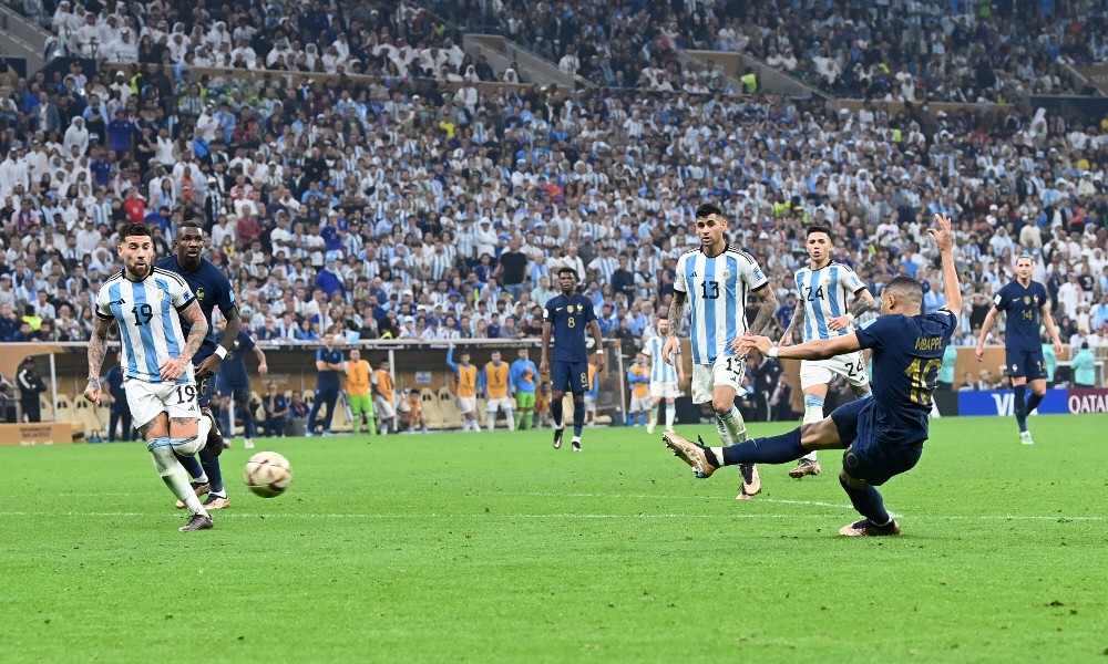 Мбаппе сравнивает счет