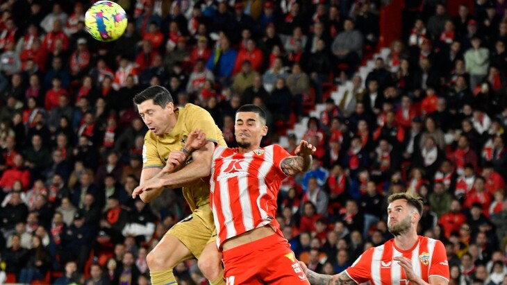 Фрагмент матча «Альмерия» — «Барселона»