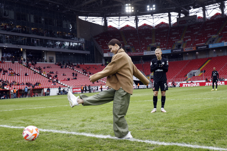 Cимволический удар в матче нанесла Анна Щербакова.