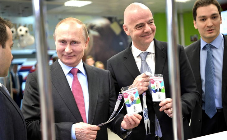 В. Путин и Д. Инфантино с Fan ID