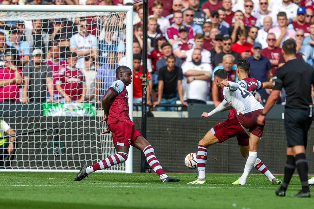 Фрагмент матча Вест Хэм — Манчестер Сити