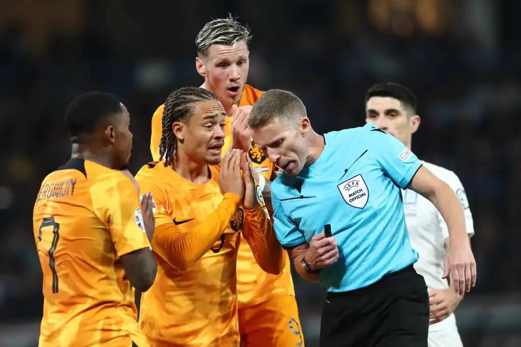 Фрагмент матча Греция — Нидерланды