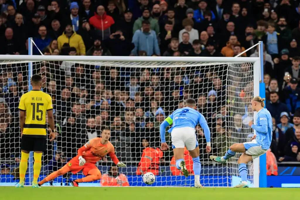 Холанн открывает счет с пенальти