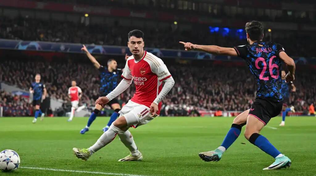 Фрагмент матча Арсенал — Севилья