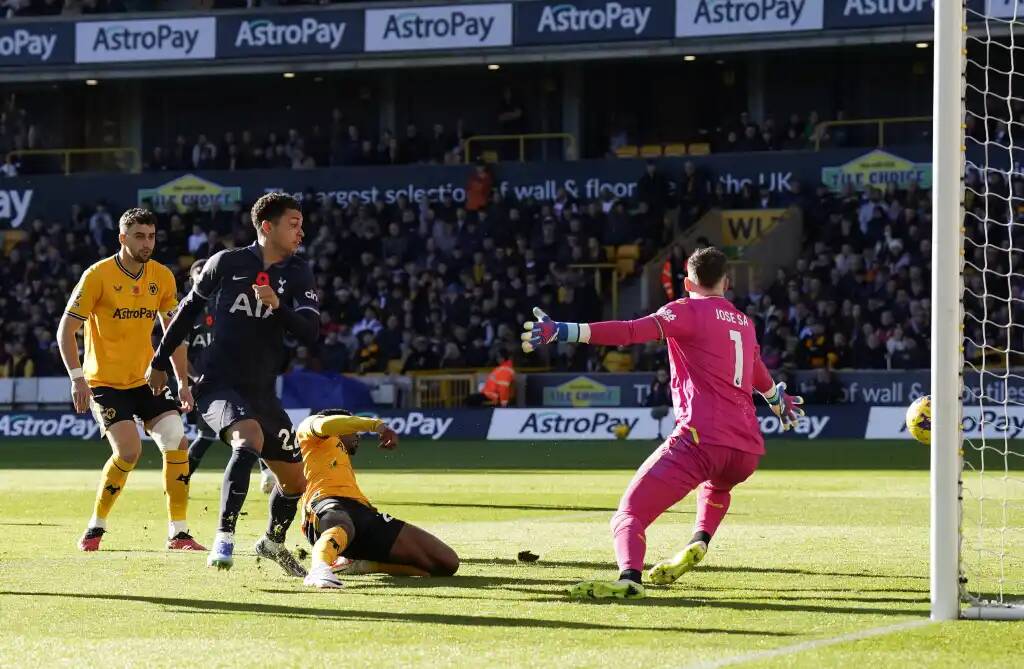 Джонсон открывает счет