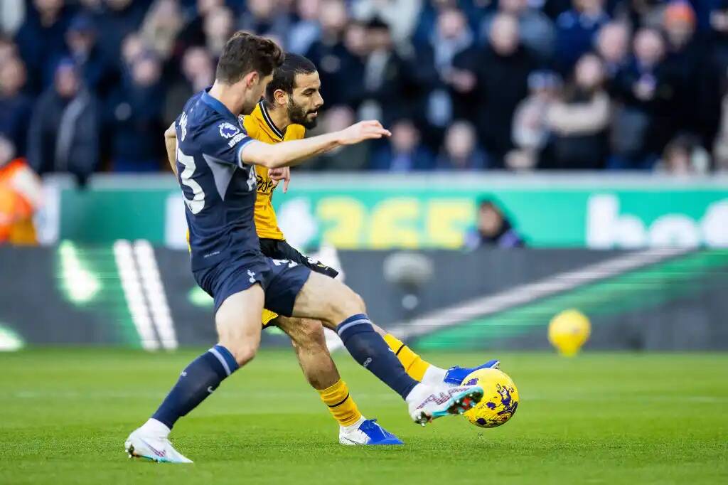 Фрагмент матча Вулверхэмптон — Тоттенхэм