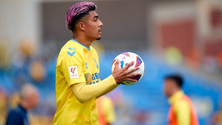 Автор победного гола Хулиан Араужо