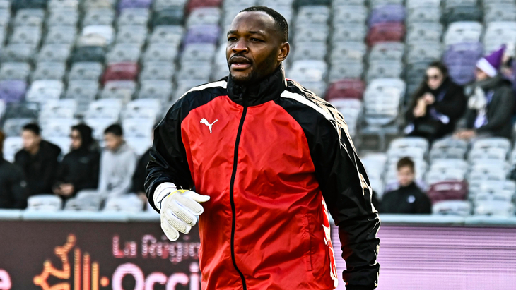 Стив Манданда