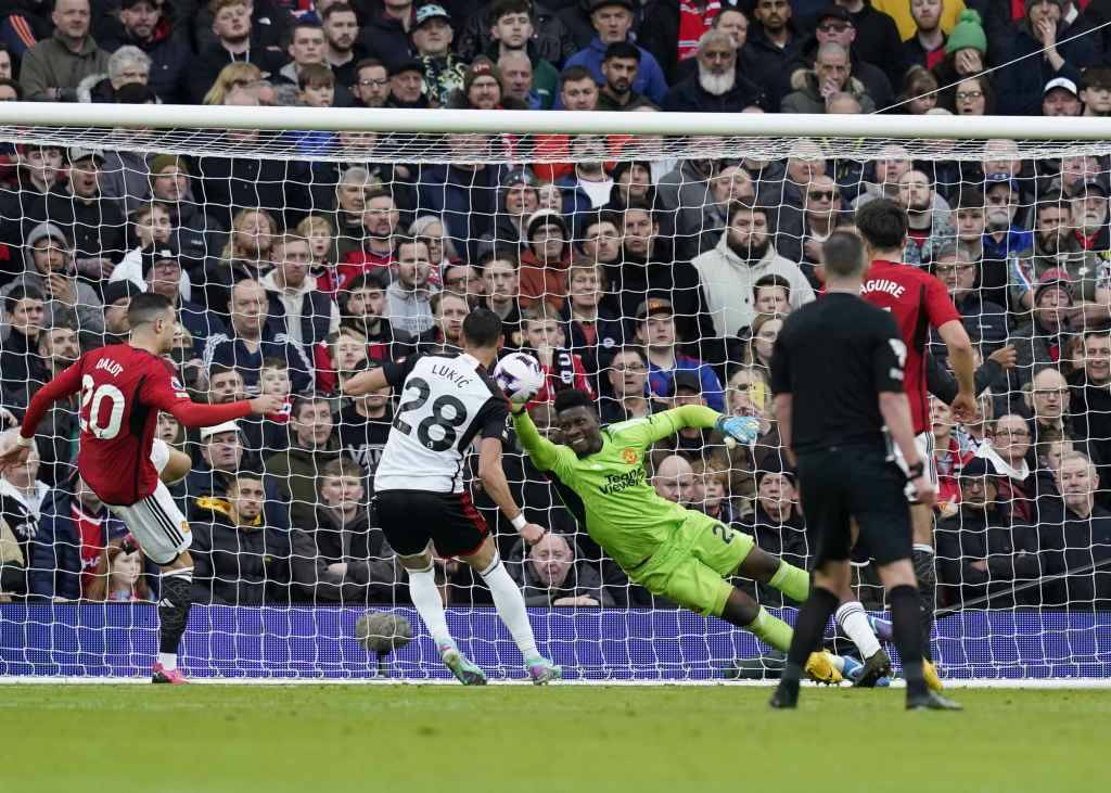 Фрагмент матча Манчестер Юнайтед — Фулхэм