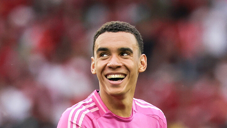 Джамал Мусиала — полузащитник сборной Германии