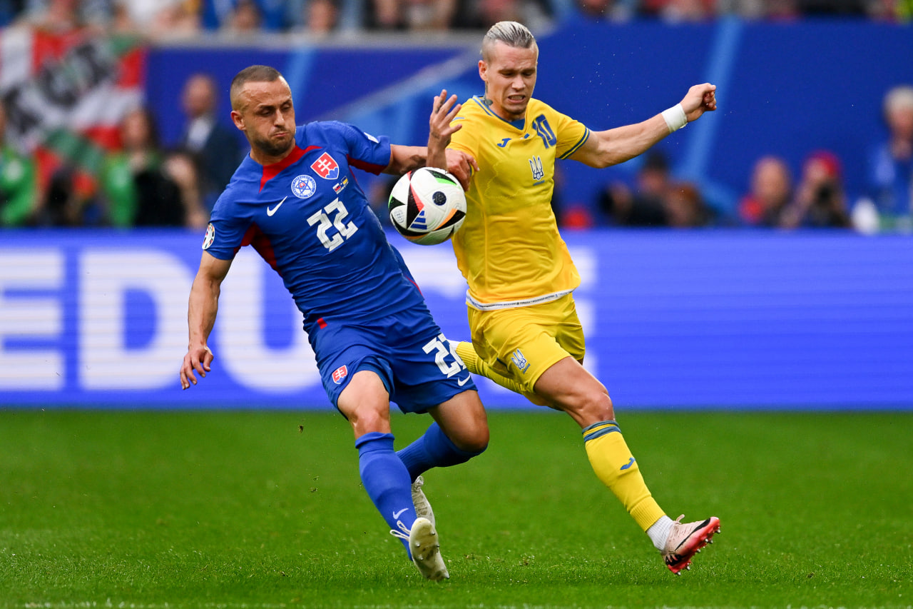 Фрагмент матча Словакия — Украина
