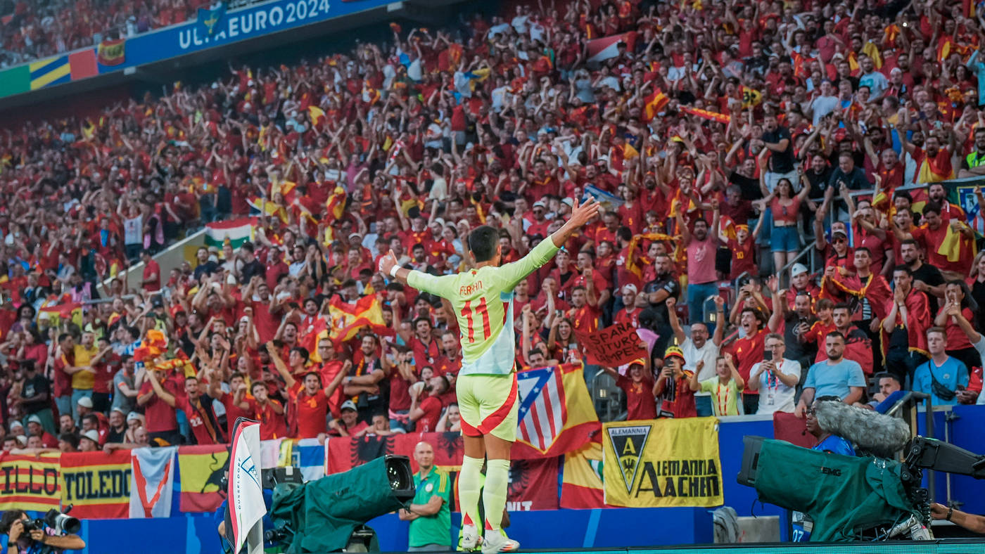 Ферран Торрес празднует гол в ворота Албании 