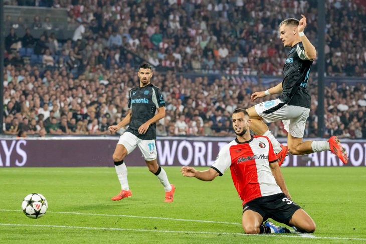 «Байер» — «Фейеноорд»