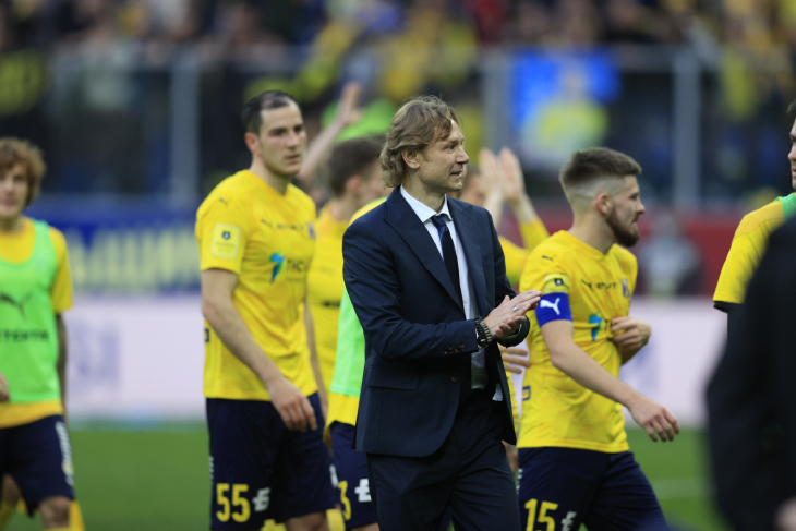 Валерий Карпин