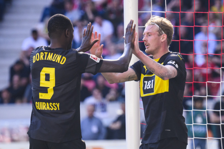 Брандт и Гирасси празднуют гол