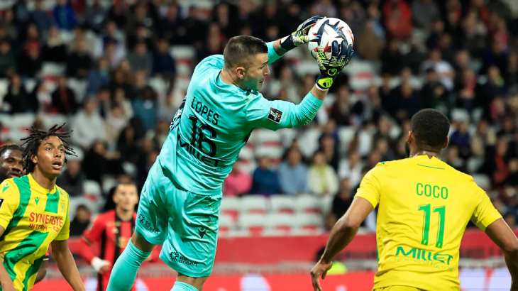 Лопеш с мячом