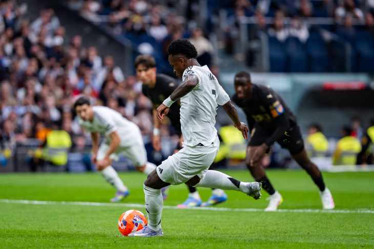 Винисиус бьёт пенальти