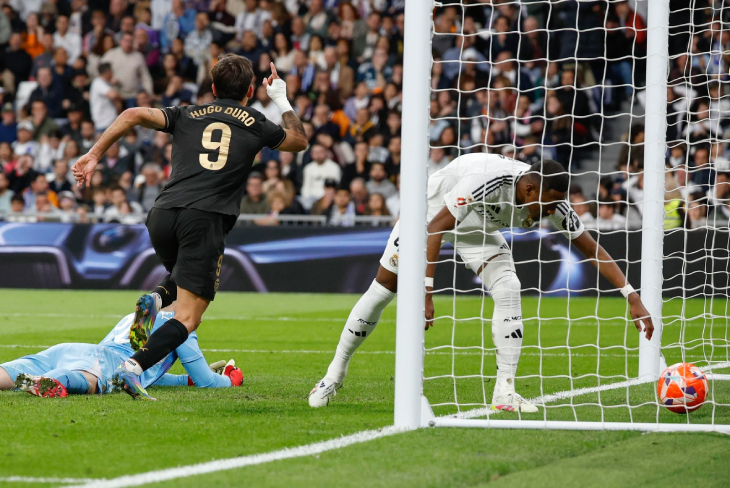 Дуро бежит праздновать победный гол