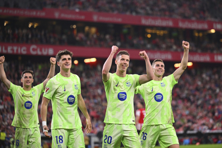 Дани Ольмо празднует гол