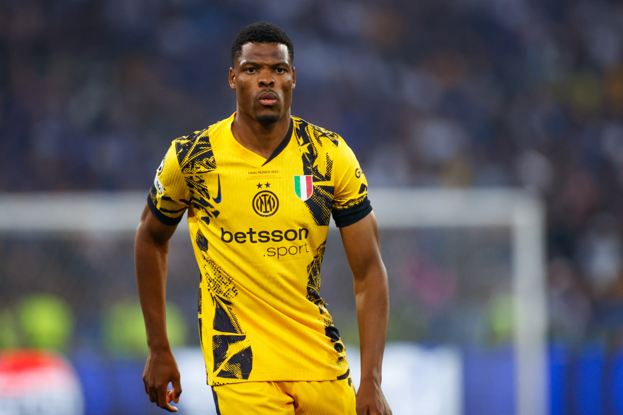 Дензел Думфрис