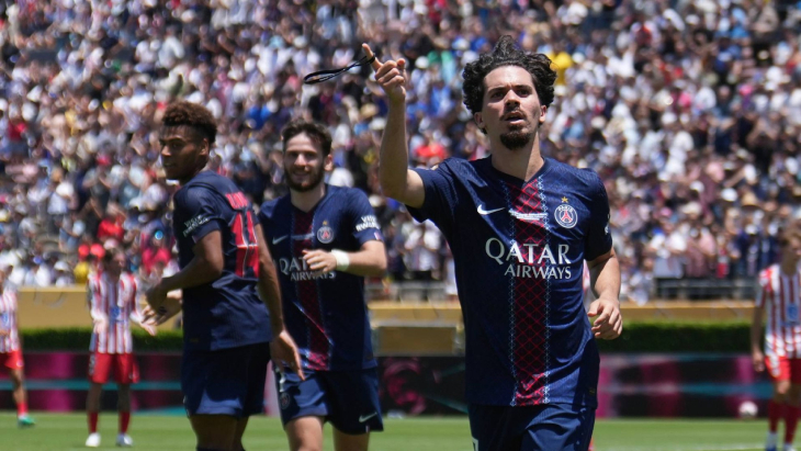 Витинья празднует гол