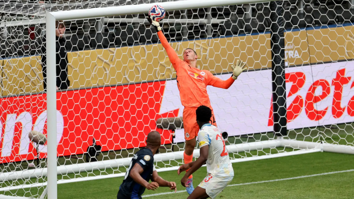 Завискицкий спасает свою команду