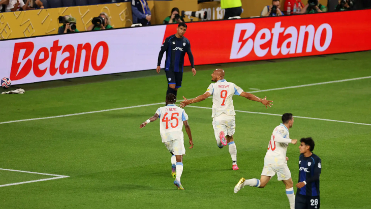 Карим Онисиво 