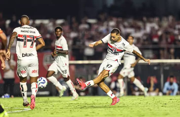 Матеус Алвес