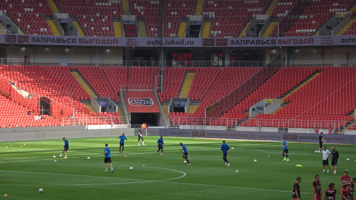 Игроки Спартака из Суботицы на разминке