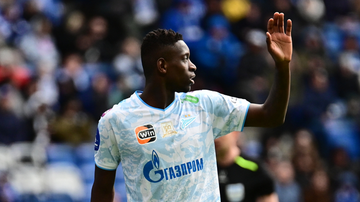 Луис Энрике — полузащитник «Зенита»