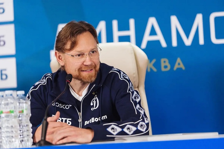 Валерий Карпин