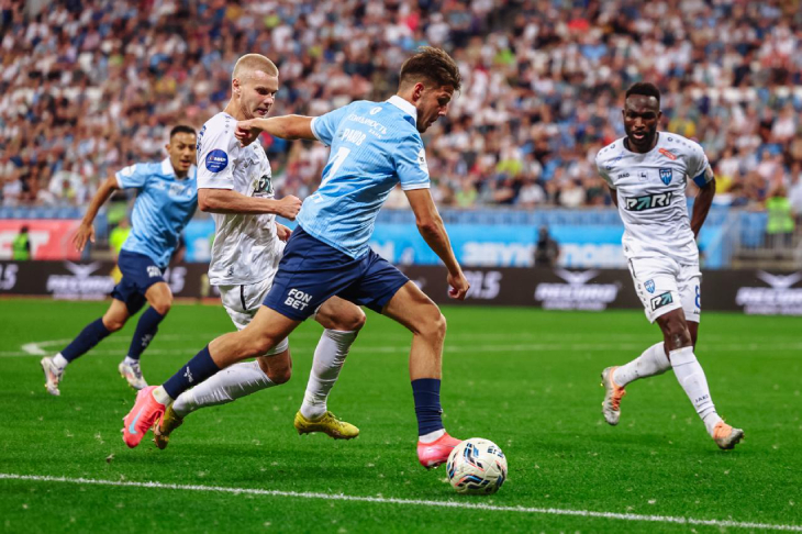 Раков забивает гол