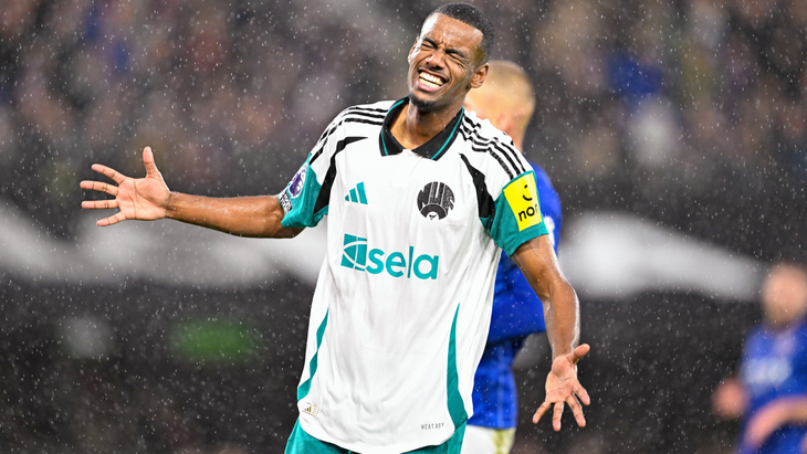 Александер Исак