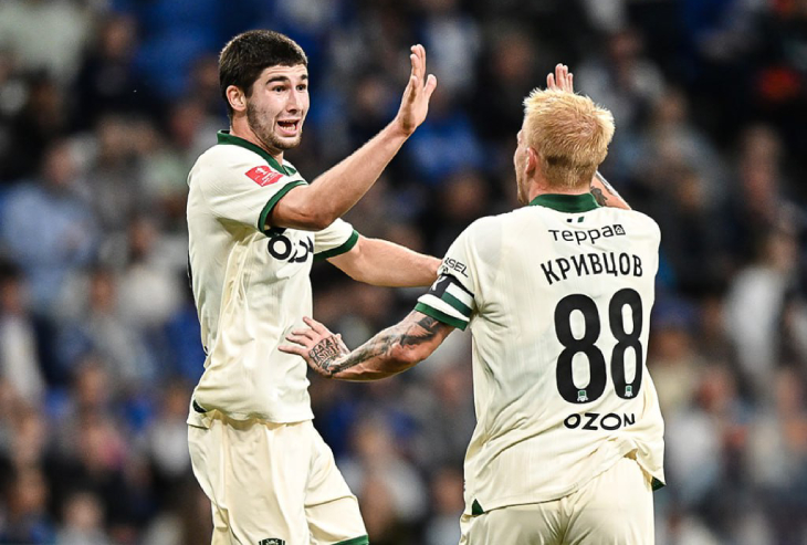 Игроки Краснодара празднуют гол