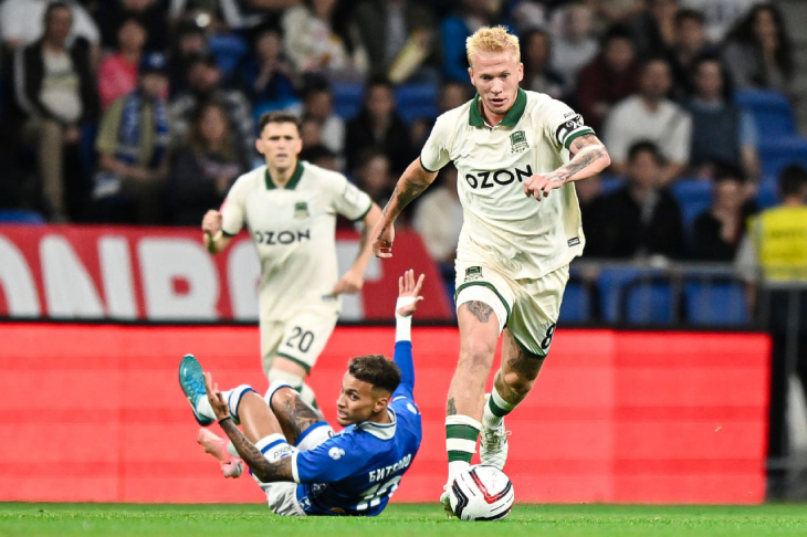 Никита Кривцов с мячом