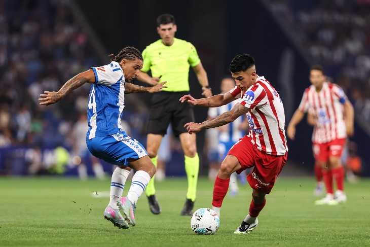 Алекс Баэна (справа)