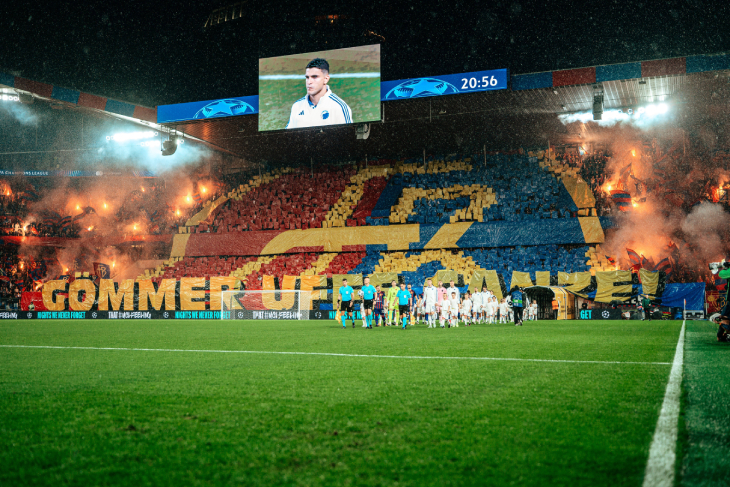 Перфоманс фанатов Базеля перед матчем