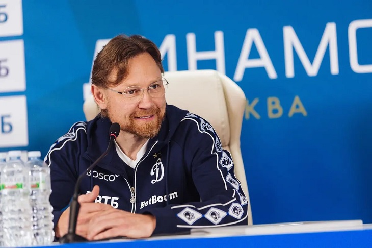 Валерий Карпин