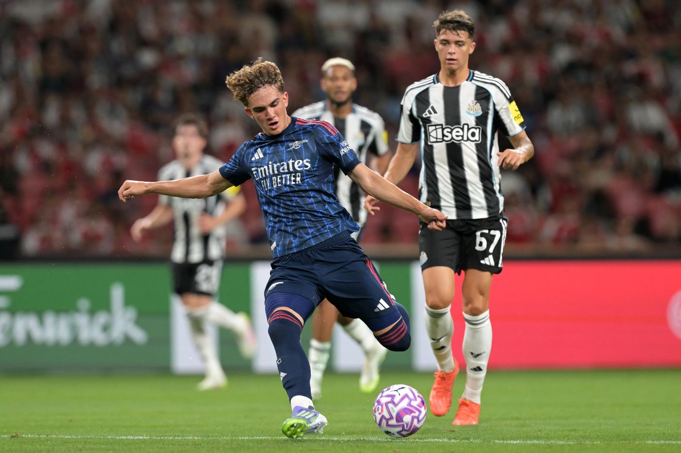 Макс Дауман в матче с «Ньюкаслом»