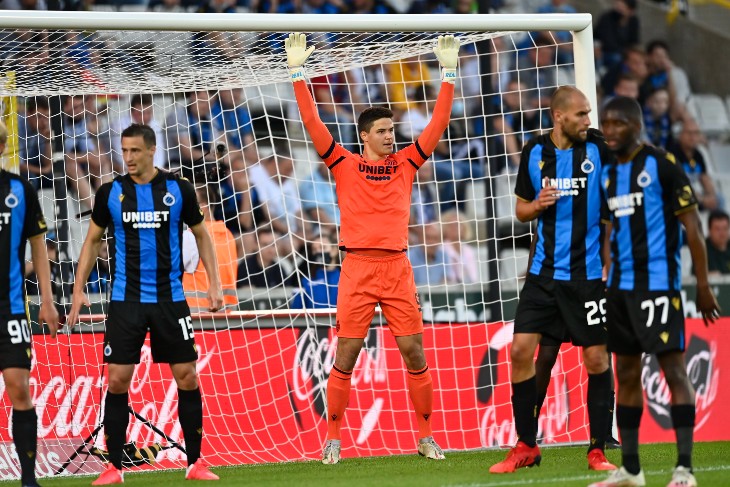 Фрагмент матча «Брюгге» — «Генк»