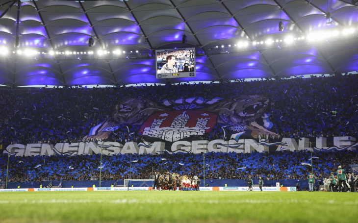 Перфоманс фанатов Гамбурга перед матчем