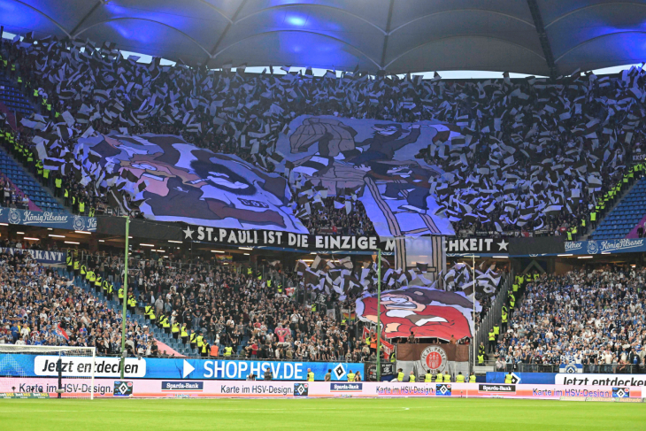 Перфоманс фанатов Санкт-Паули перед матчем