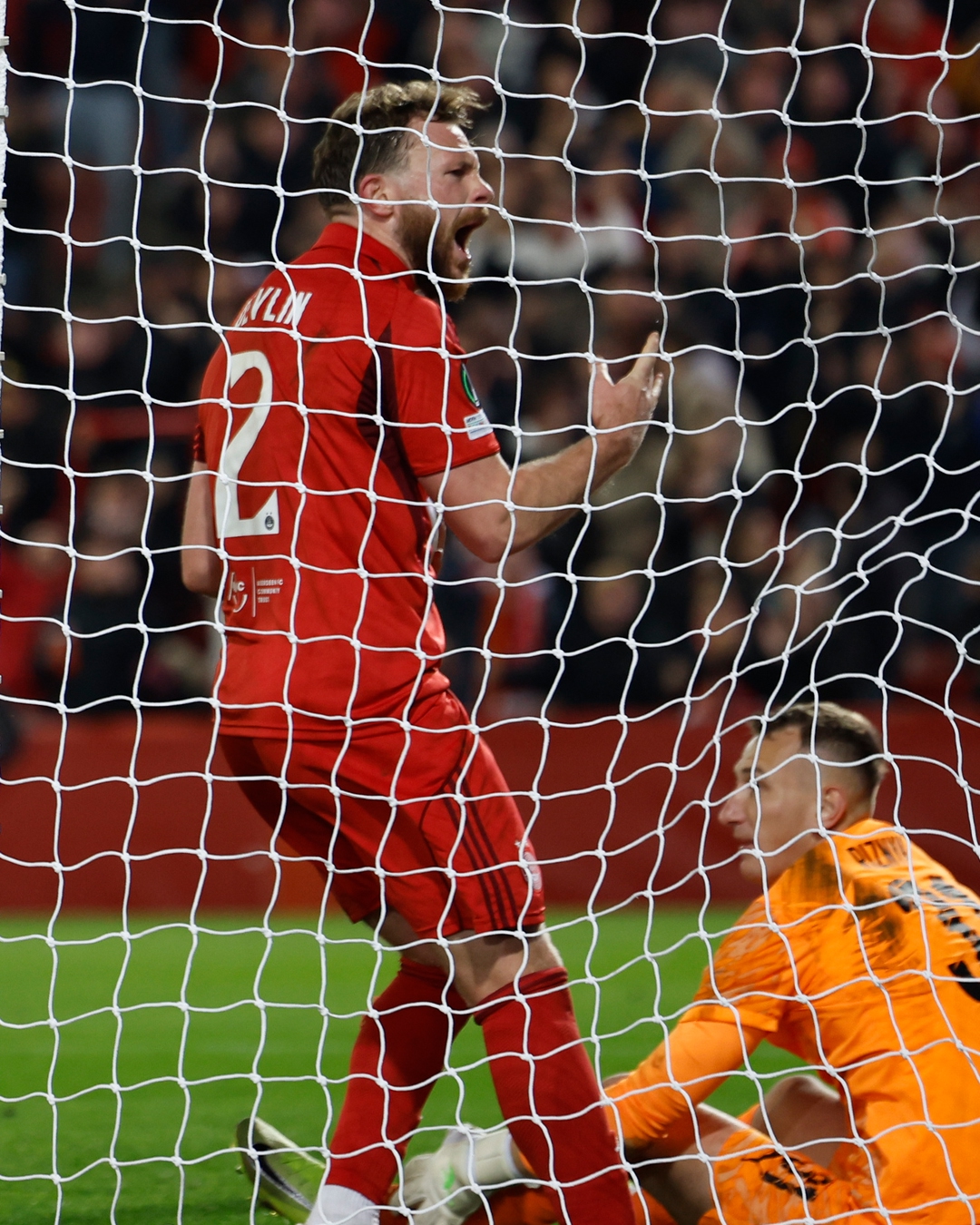 Девлин празднует гол