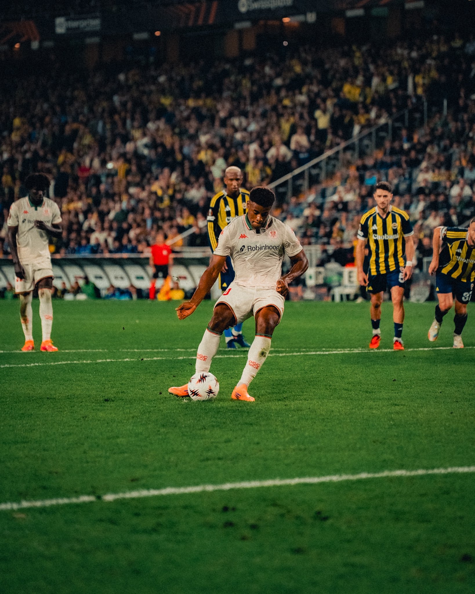 Голевой удар Кевина Оморуйи