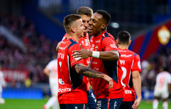 Данил Круговой празднует гол