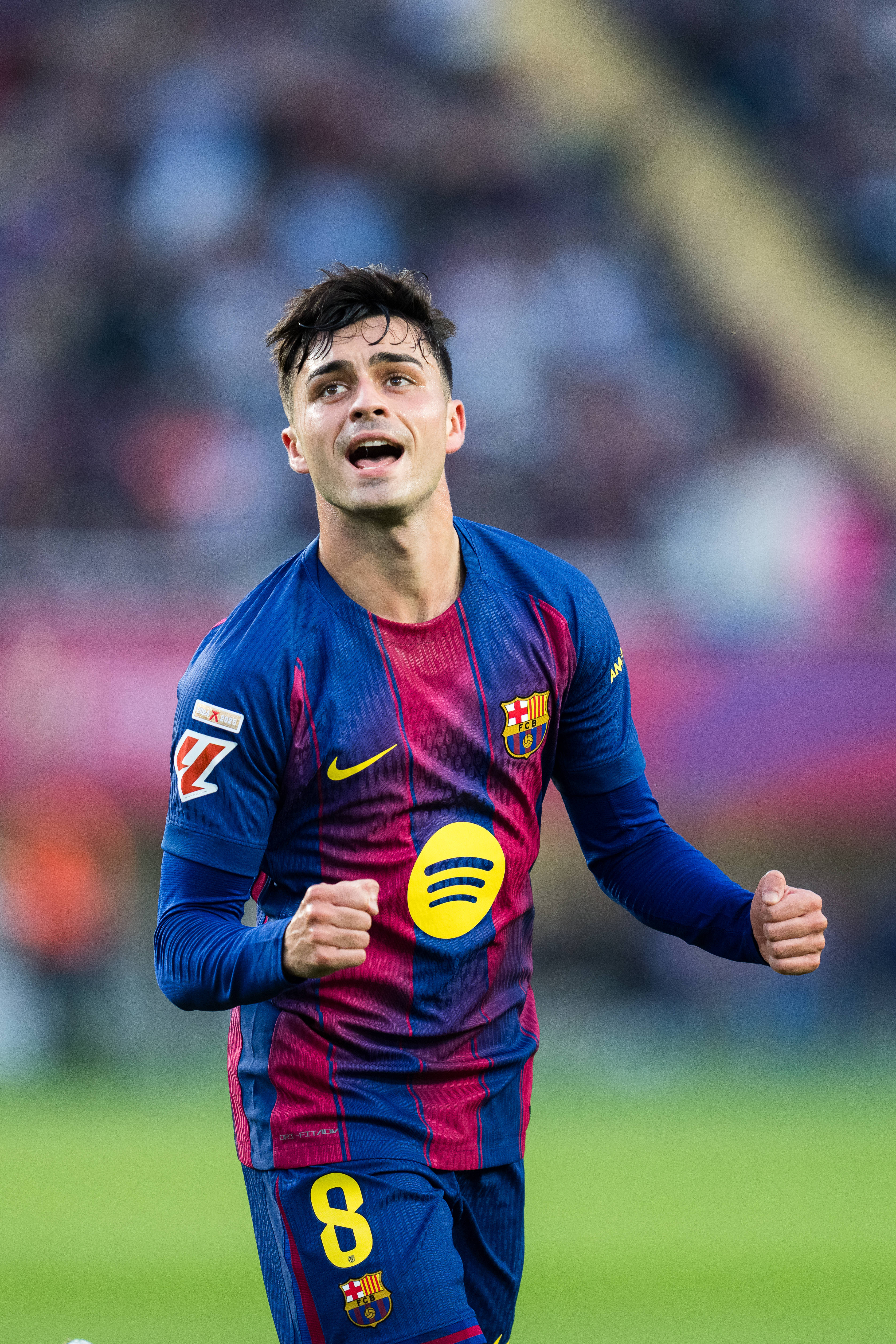 Педри празднует гол