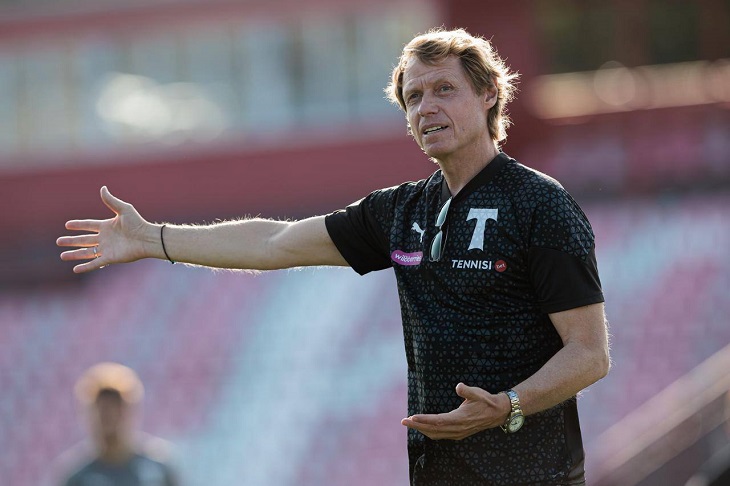 Олег Кононов