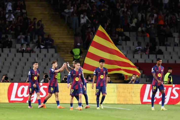 «Барселона» празднует гол